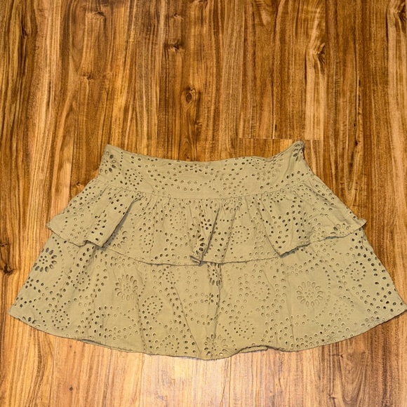 Express women’s 14 large skirt mini light sage green  Eyelet tiered boho basic - Picture 1 of 7